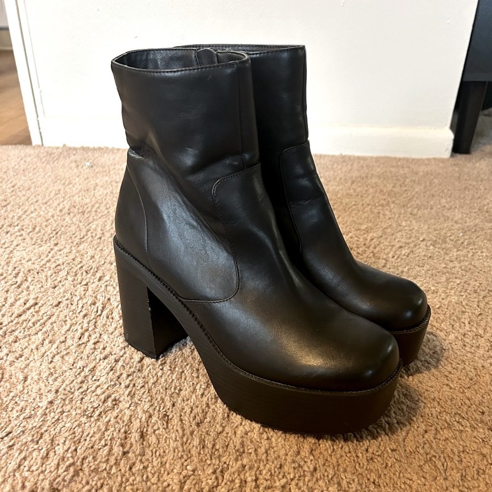 Madden Girl platform boots